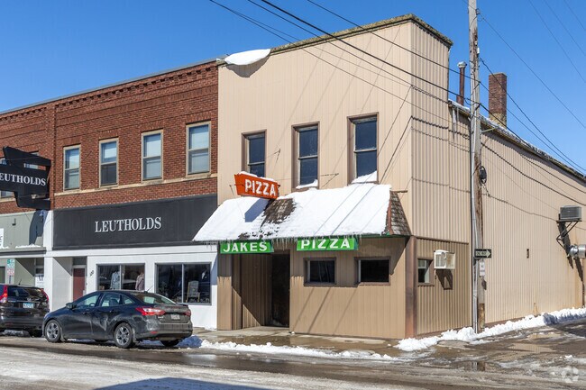 Jake's Pizza serves up hot pizza in downtown Albert Lea.