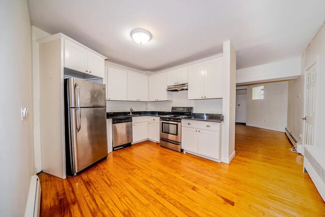 1728 Beacon St unit 1, Brookline, MA 02445 - photo 3