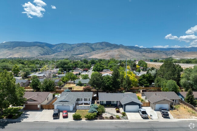 With Highway 580 pictured to the right, Northridge is central to everything from transportation, parks, and entertainment.