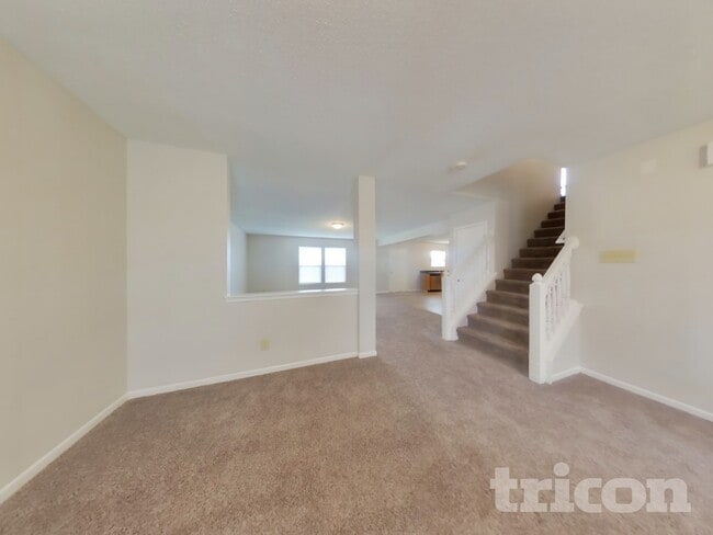 11361 N Creekside Dr, Monrovia, IN 46157 - photo 2