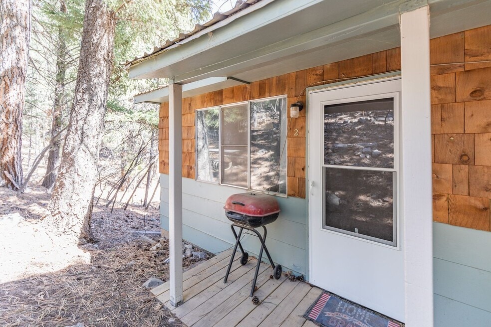 Cozy One Bedroom One Bath Retreat - FURNI...