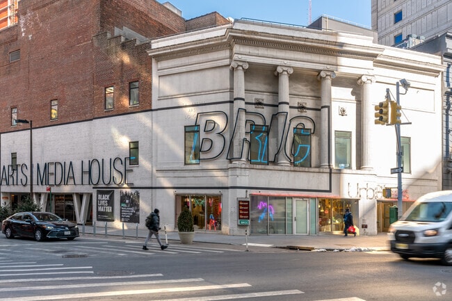 BRIC House is an Artist Studio supporting the emerging artists of Fort Greene.