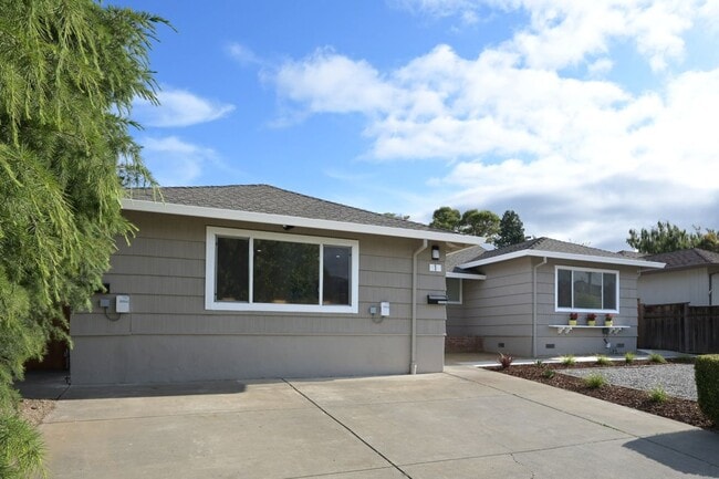 1 Sharilyn Ln, Novato, CA 94947 - photo 2