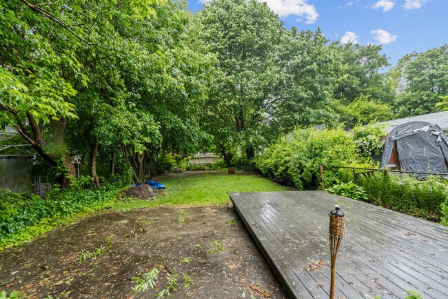 11 Siegel St unit 1, Bristol, RI 02809 - photo 6