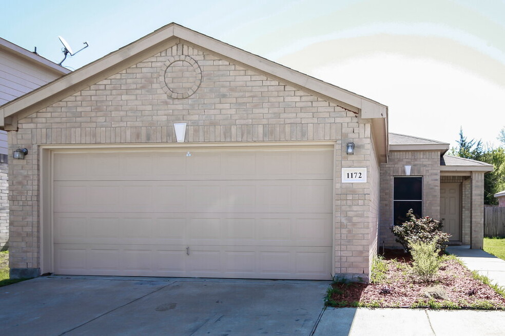 1172 Tomahawk Dr, Dallas, TX 75253 - photo 1