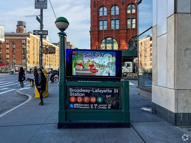 Lafayette St subway station