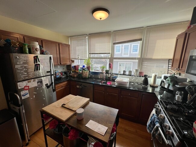 332 Beacon St unit 3, Somerville, MA 02143 - photo 4