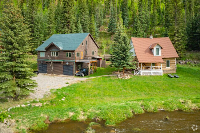 Cabins in Vail, Colorado offer rustic charm and alpine coziness, whether perched near the slopes or nestled in forested enclaves—ideal for quiet retreats, romantic getaways, or cozy family weekends in the pines.