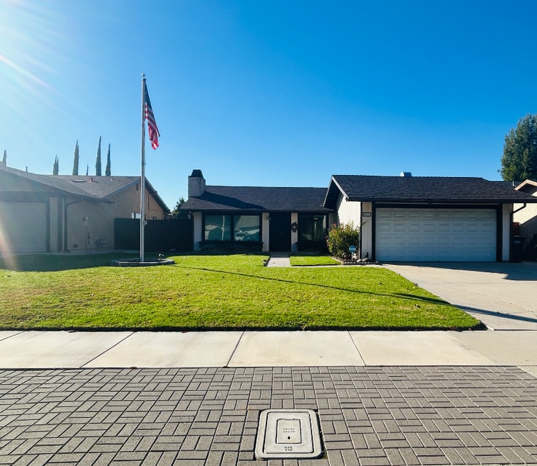 1151 Canyon View Ln, Colton, CA 92324 - photo 1