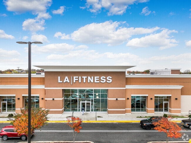 Get fit and conquer Bryans Road at LA Fitness.