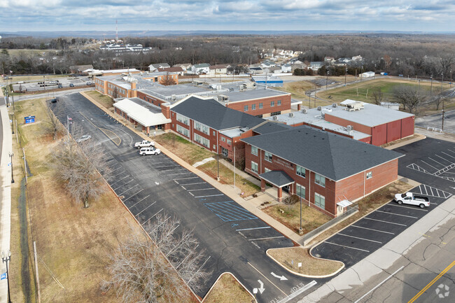 Hillsboro Middle Elementary in Hillsboro, MO aligns with Missouri state standards.