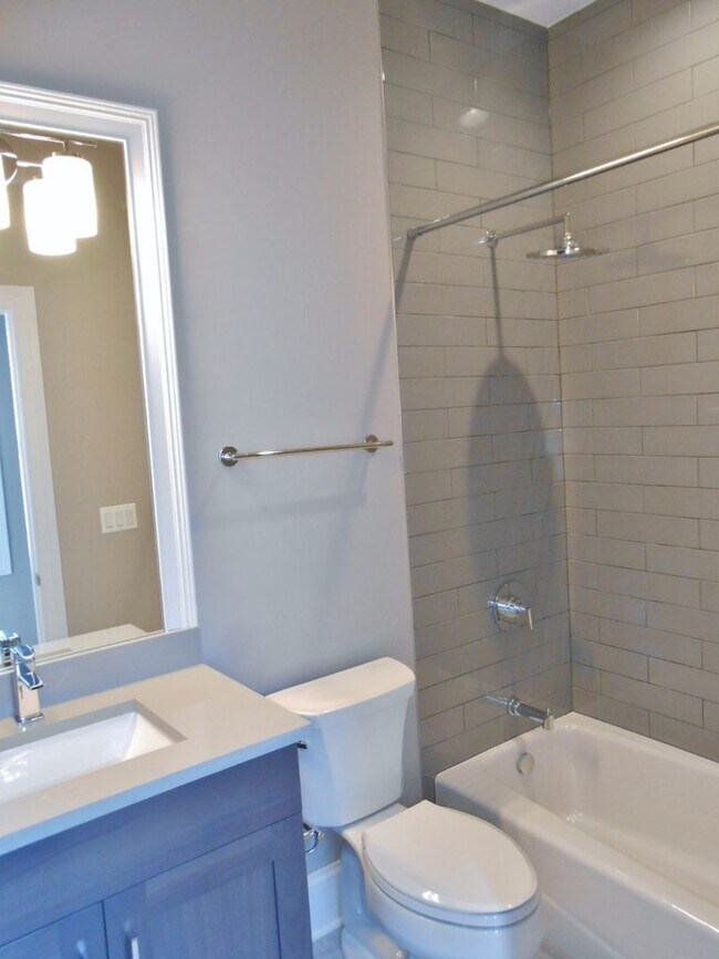 882 W Lill Ave unit 2, Chicago, IL 60614 - photo 3