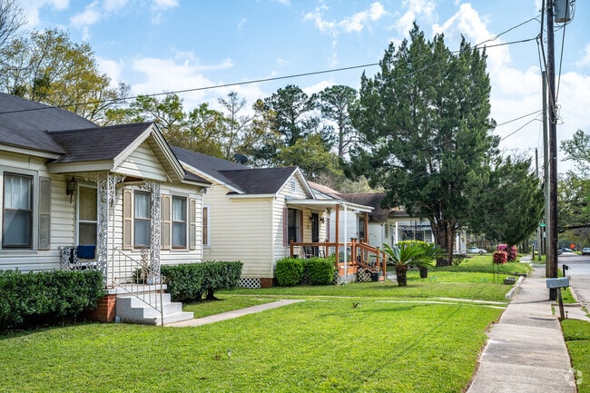 Some subdivisions have smaller, more cozy homes in Maysville.