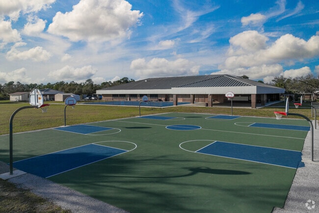 Toledo Blade Elementary School has approximately 760 students.