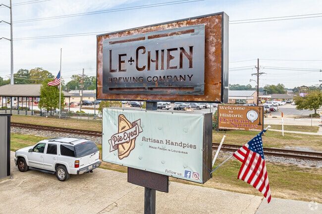 Le Chien Brewing Company is a microbrewery and restaurant in Denham Springs.