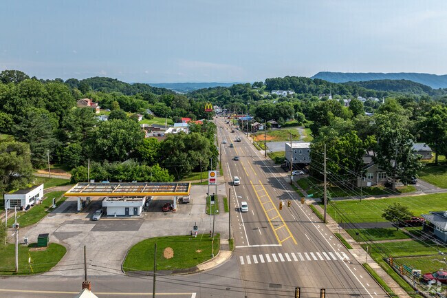 Convenience stores are scattered around Morrison City.