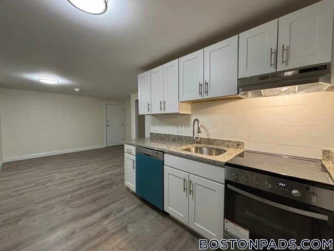 15 Chester St unit 24, Cambridge, MA 02140 - photo 4