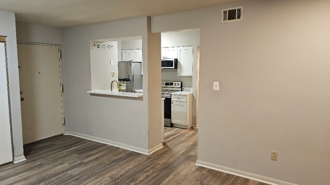 8501 Barrington Ct unit B, Springfield, VA 22152 - photo 5