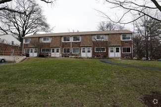 172 W Annandale Rd, Falls Church, VA 22046