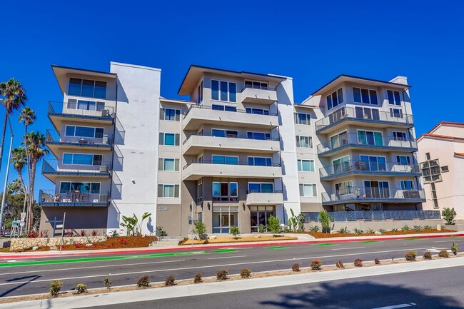 La Casita Condominium, Redondo Beach, CA 90277 - photo 3