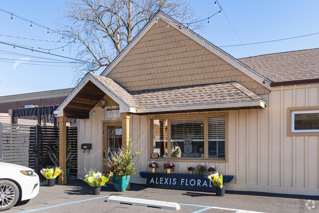 Park Cafe is a favorite for brunch among Greenhill residents.