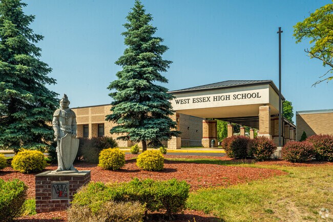 The outstanding West Essex High School in Roseland, NJ, received an A overall grade from Niche.