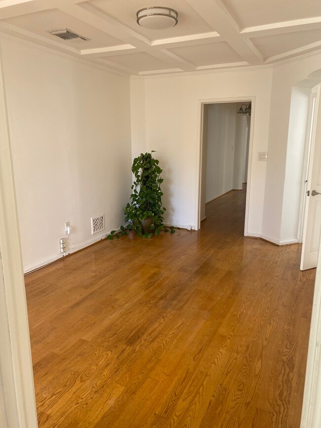 841 S Shenandoah St unit 841, Los Angeles, CA 90035 - photo 3