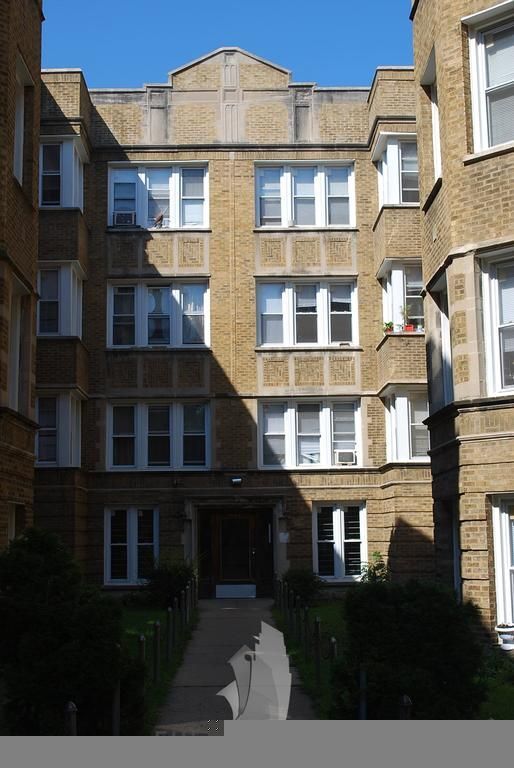 1640 W Pratt Blvd, Chicago, IL 60626