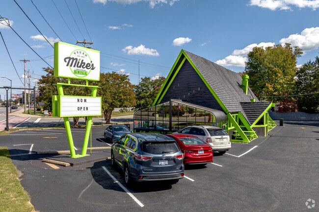 Mike's Vegan Grill has an alternative menu close to Hunter Hills.