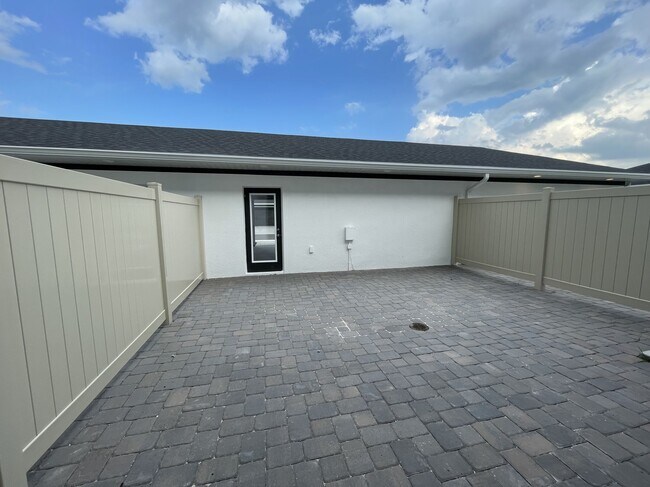 1395 Mount Royal Dr, Saint Cloud, FL 34771 - photo 3