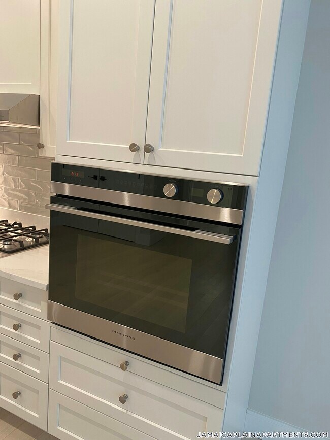 197 Green St Unit 202, Boston, MA 02130