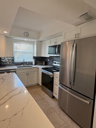 9200 Midnight Pass Rd Unit 10, Sarasota, FL 34242