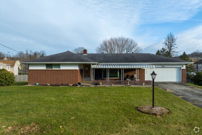 Ranch homes are common throughout the Midway neighborhood.