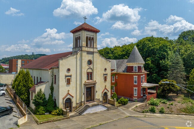 Historic buildings like Mary Queen of Peace Catholic Church are found in Jalappa.