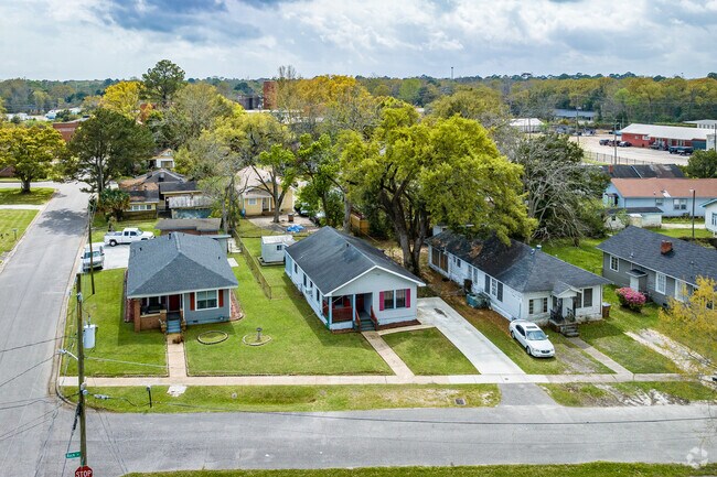 Small Shotgun style homes are available in the Maysville neighborhood.