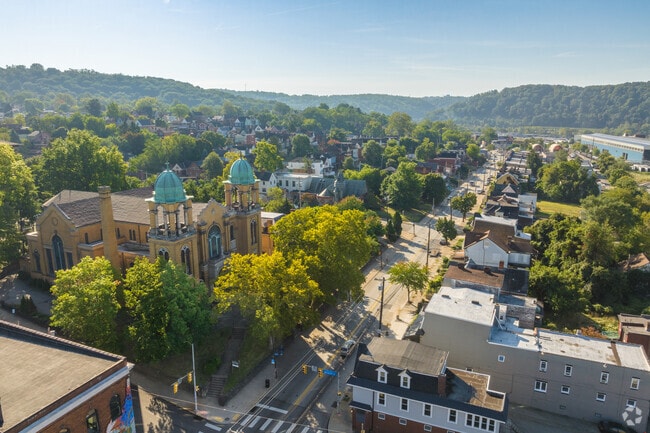 Hazelwood provides a beautiful main road in Irvine Street with business and restaurants.