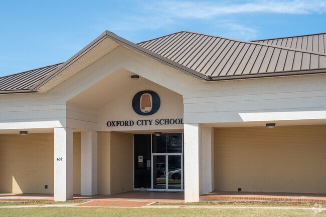 Oxford City Schools encourage a positive classroom environment for kids to learn in.