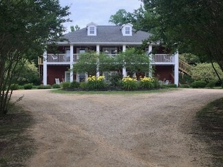 174 Schools Dr, Camden, TN 38320