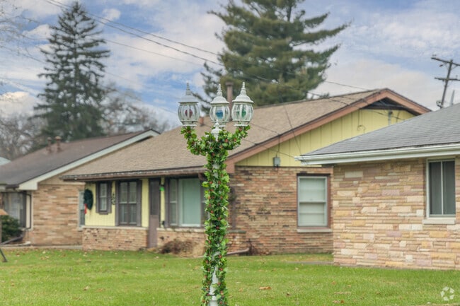 Homeowners in West Peoria take pride in maintaining their home's curb appeal.