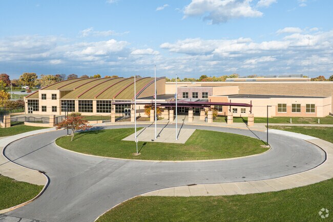 Become one of the Giants at Lyndhurst 7th & 8th Grade Center near Park Fletcher.