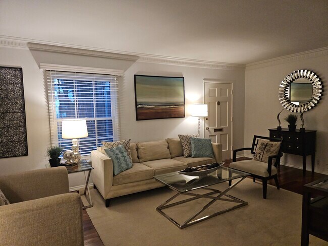 342 N Oakhurst Dr, Beverly Hills, CA 90210 - photo 7