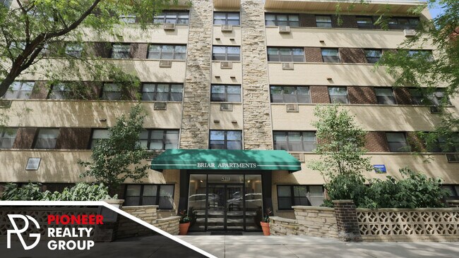 502 W Briar Place unit 510-504, Chicago, IL 60657 - photo 2
