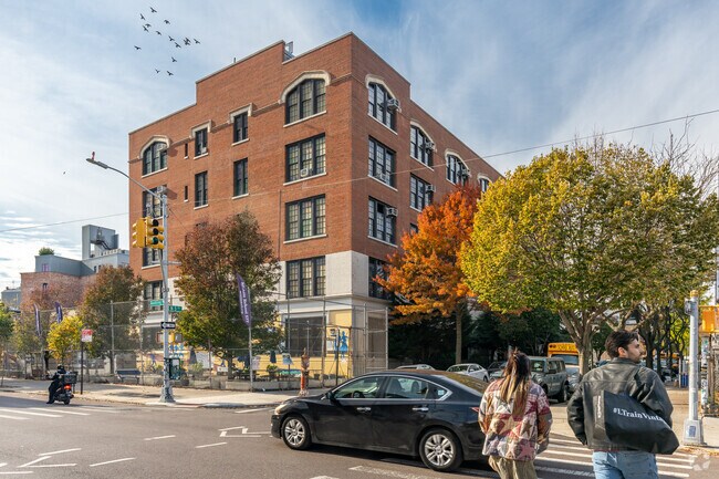 Conselyea Preparatory School serves grades six through eight.