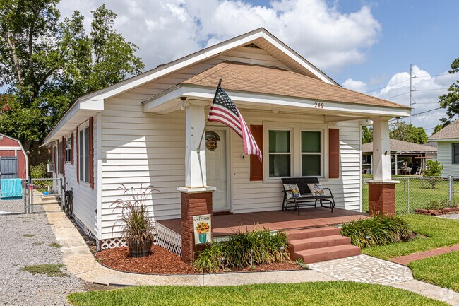 Cottages are a great option when looking to move to Reserve.