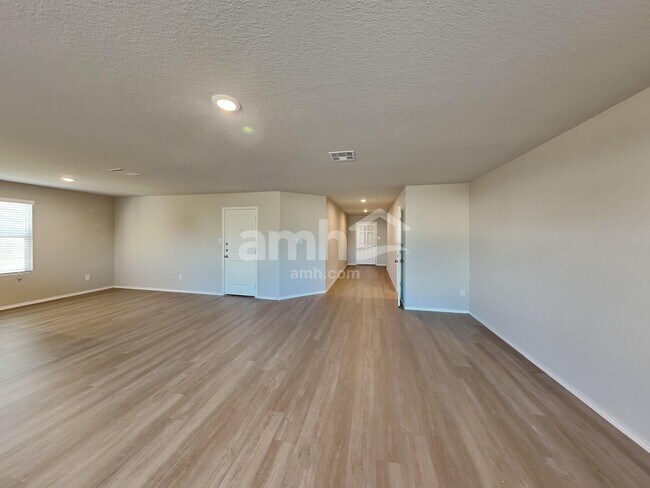 10515 Varmus Dr, Converse, TX 78109 - photo 5