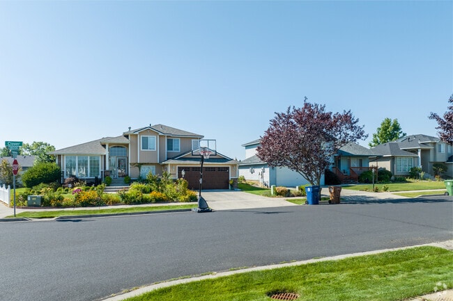 Newly built homes make up neighborhoods within the Nevada/Lidgerwood neighborhood.