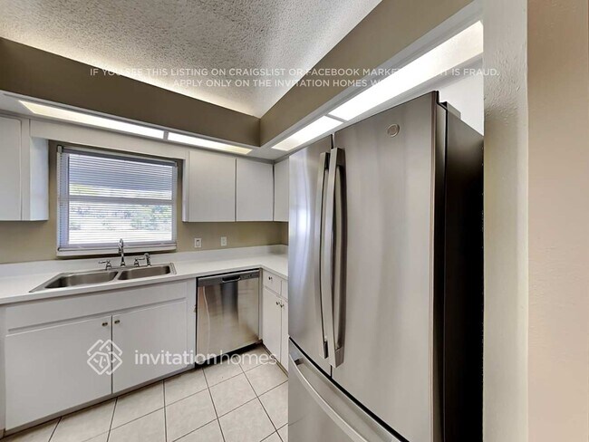 266 Glenridge Loop N, Lakeland, FL 33809 - photo 5