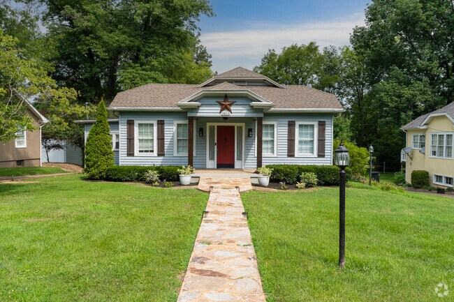 Attractive bungalows with long yards can be found throughout Cruse.