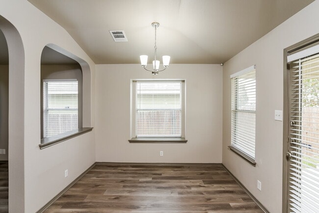 316 Hummingbird Dr, New Braunfels, TX 78130 - photo 6