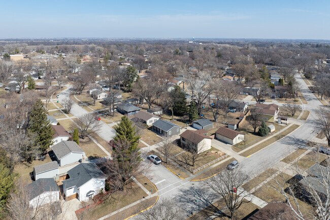 Ontario is a peaceful neighborhood away from much of Ames' bustle.